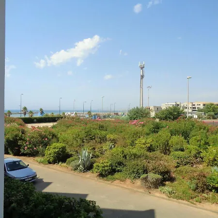 Studio Avec Parking En Fron De Mer *